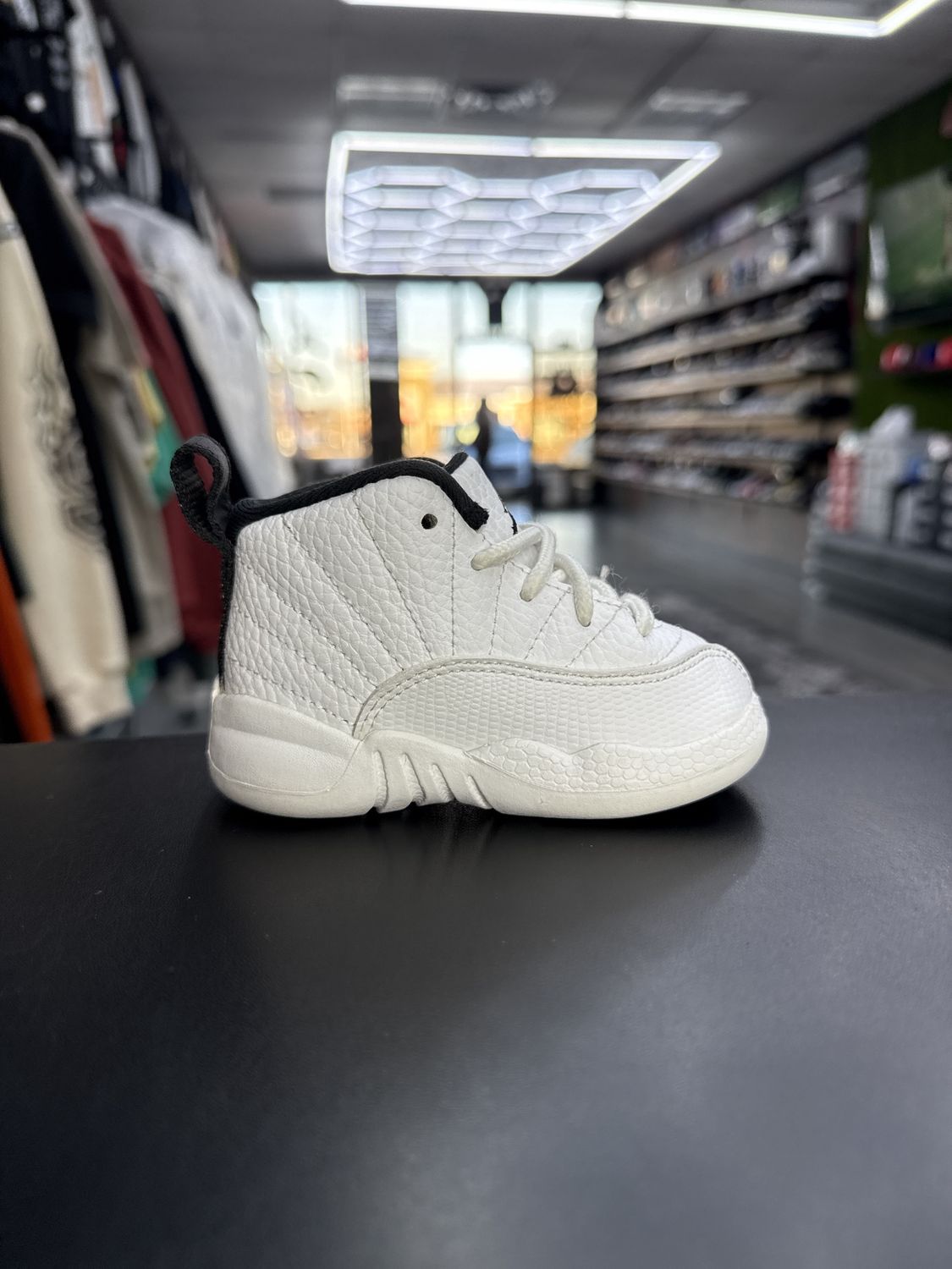 J12 “TWIST”  (SZ 4c)  USED/OG BOX