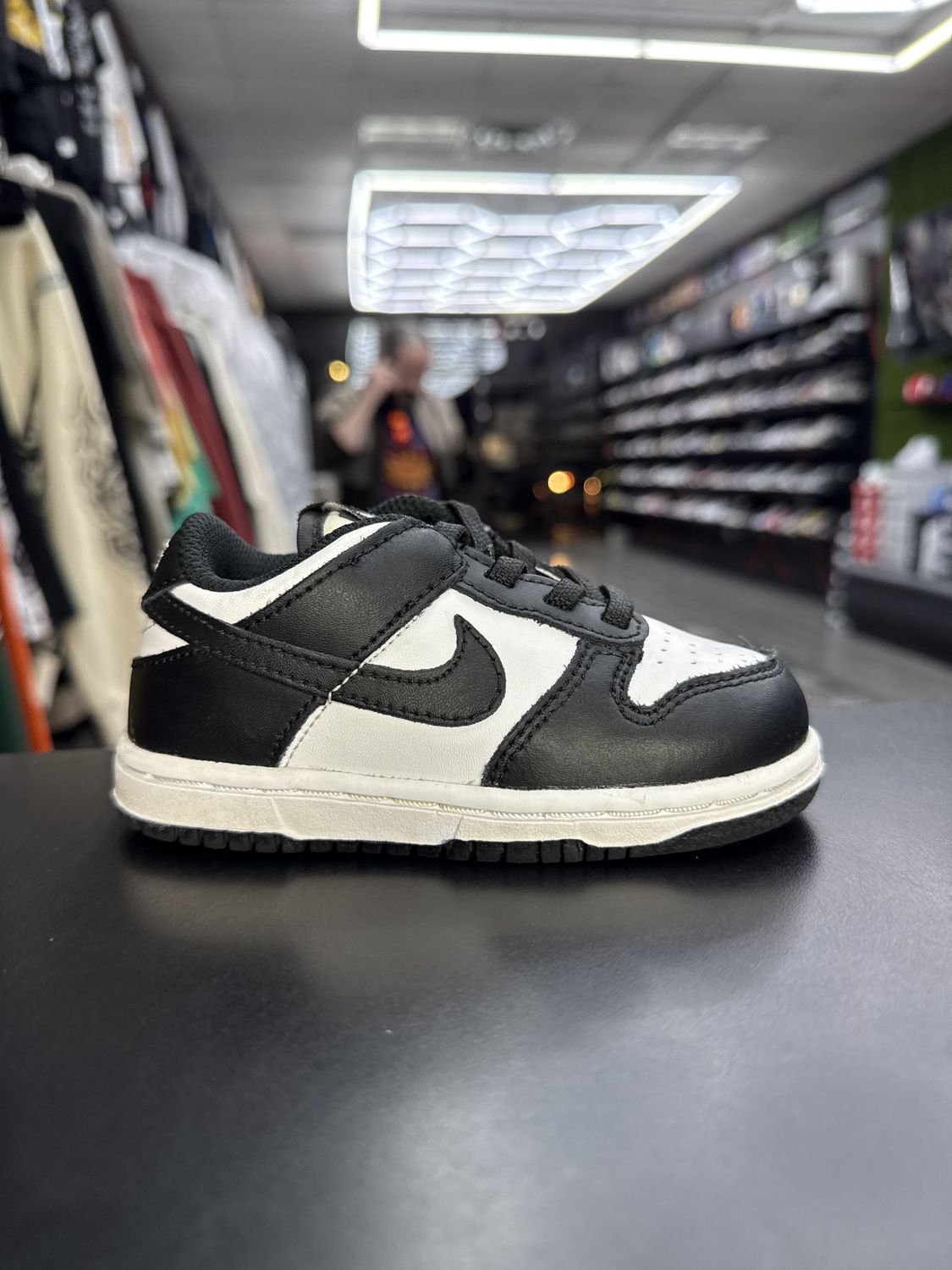 NIKE DUNK “PANDA”  (SZ 7c)  USED/NO BOX