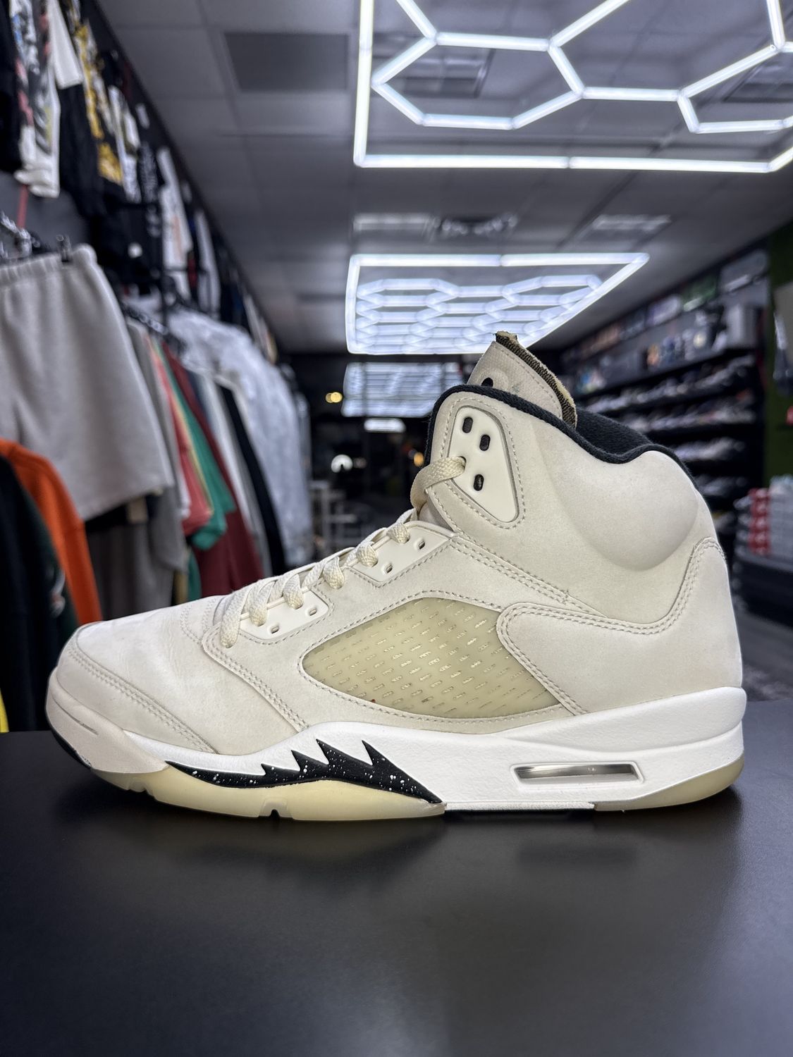 J5 SE “SAIL”   (SZ 11.5)  USED/NO BOX