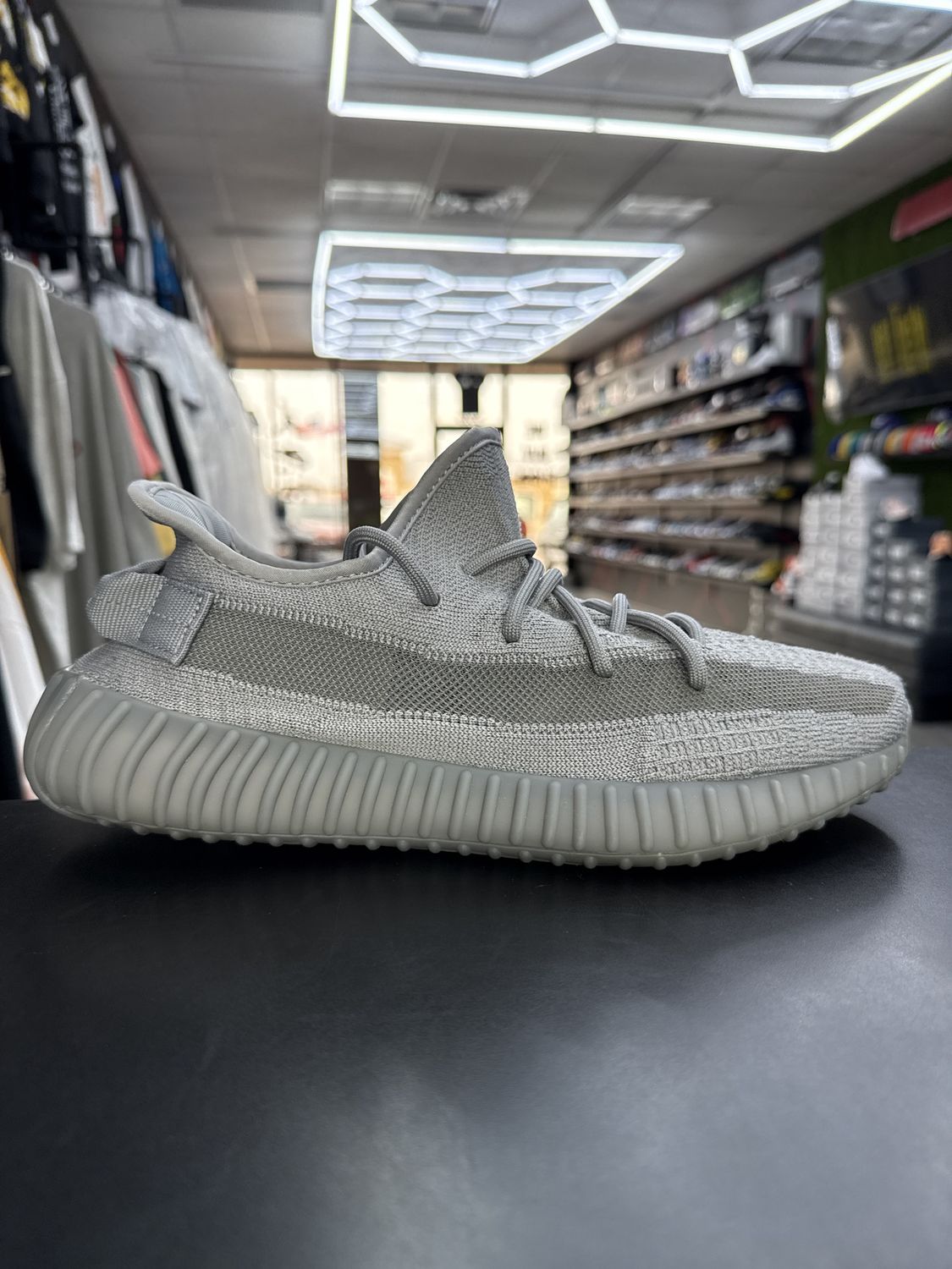 YZY 350 V2 “STEEL GREY”  (SZ 9.5)  USED/OG ALL