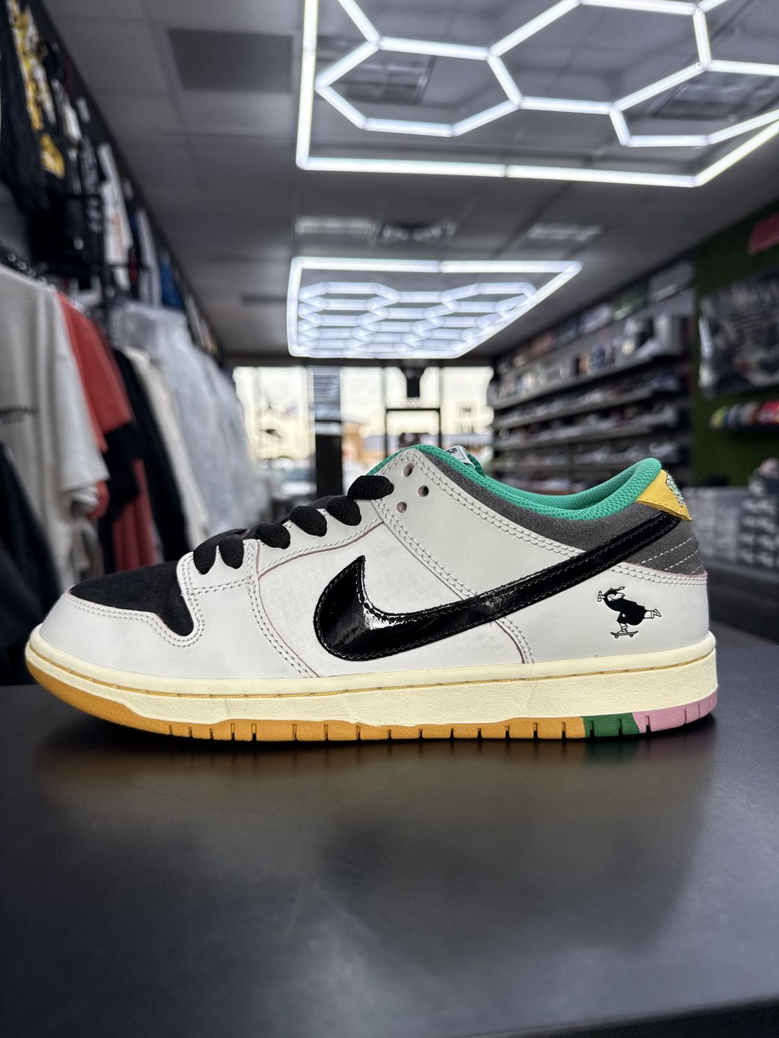 NIKE DUNK SB “CSEF”  (SZ 9.5)  USED/OG BOX