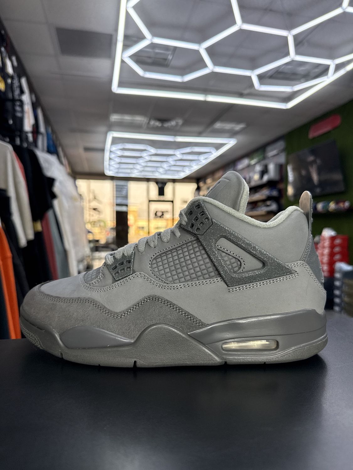 J4 “WET CEMENT”  (SZ 9)  USED/OG BOX