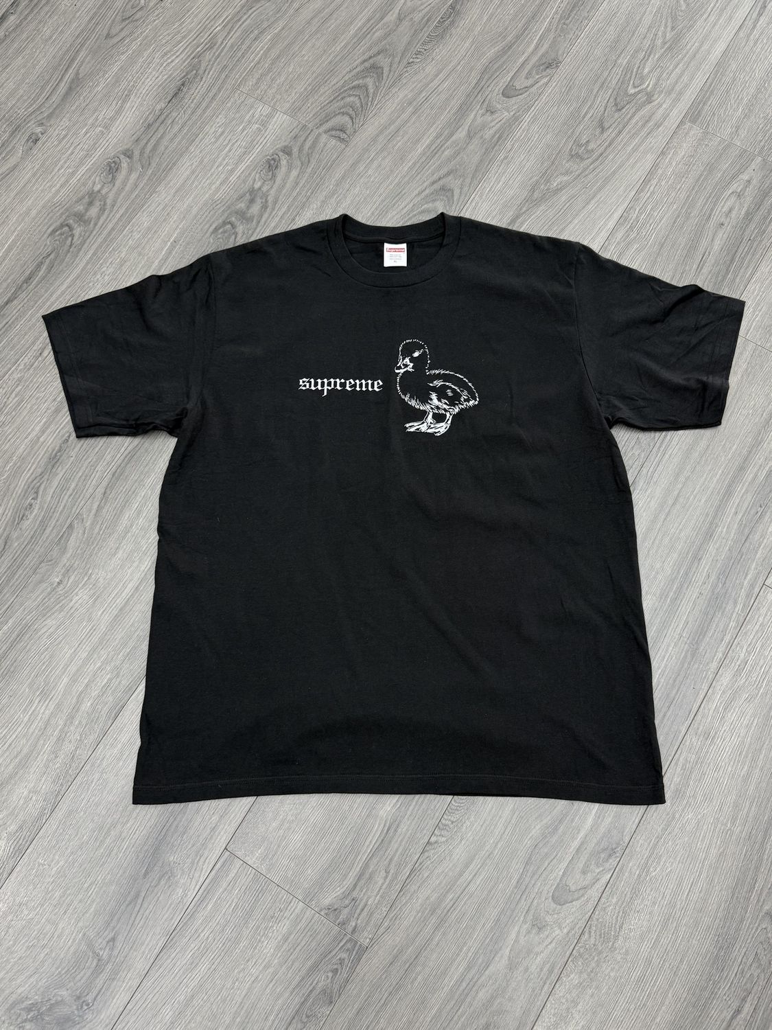 SUPREME TEE “BLK/DUCK”  (XL)   NEW