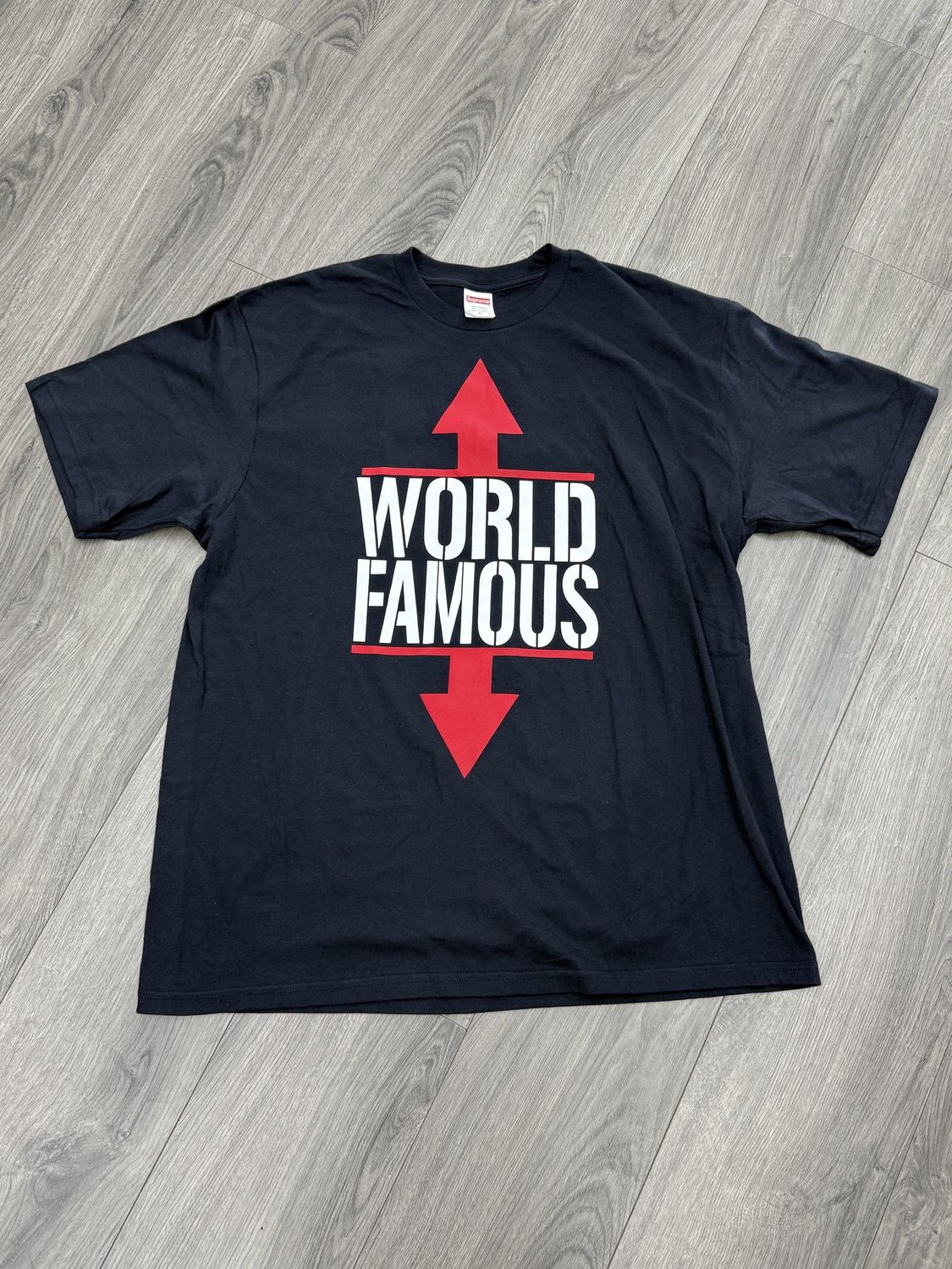 SUPREME TEE “NAVY/WORLD FAMOUS”  (XL)   NEW