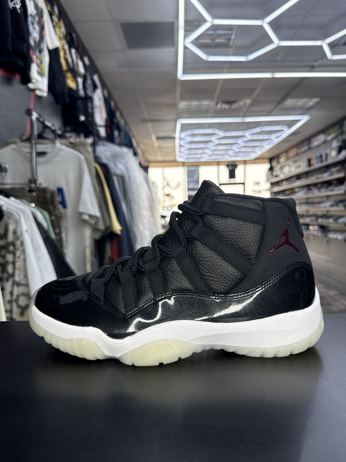 J11 “72-10”  (SZ 8.5)  WORN 1x/OG ALL