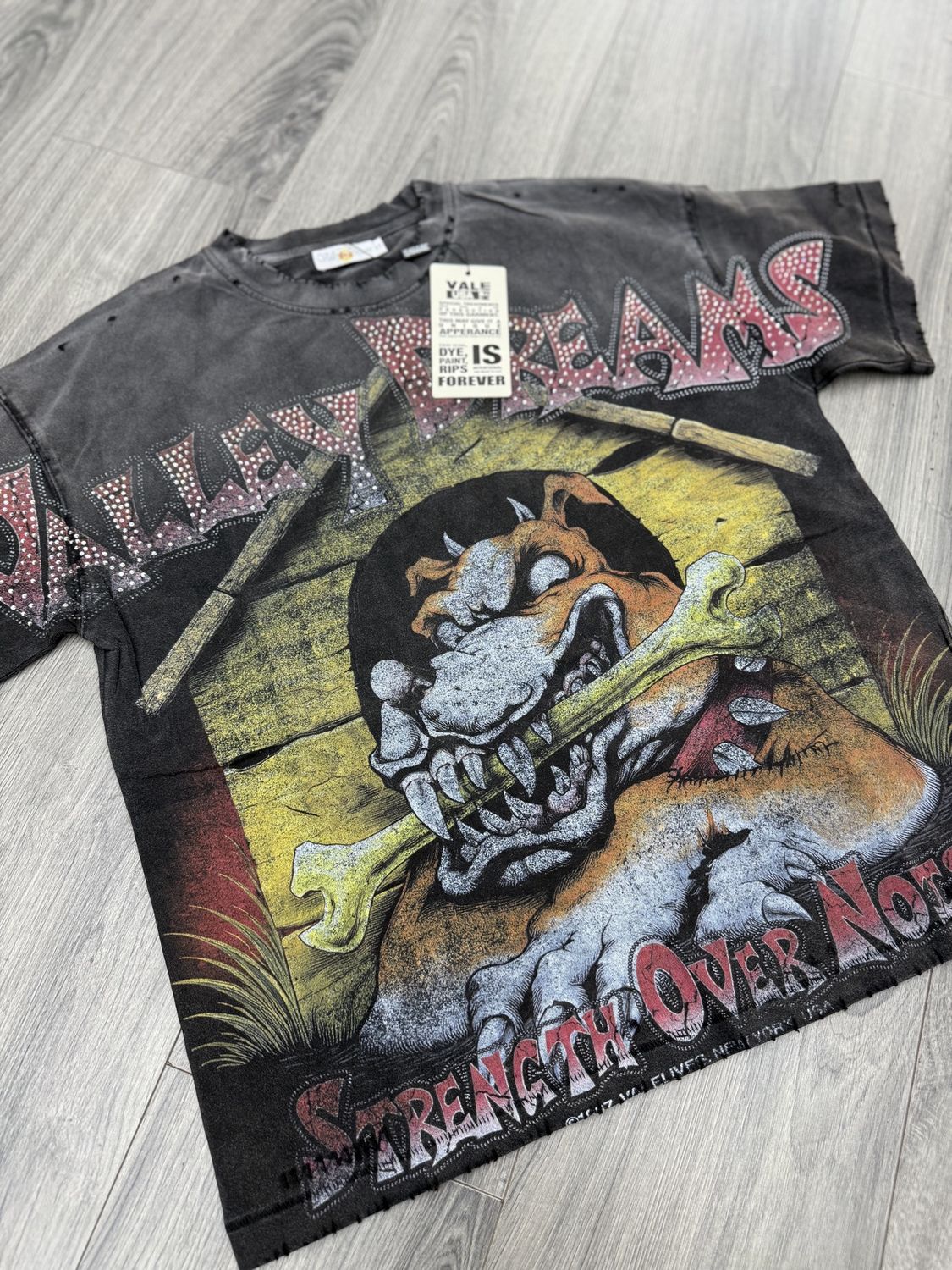 VALLEY DREAMS TEE “DOG HOUSE”  (SMALL)  NEW