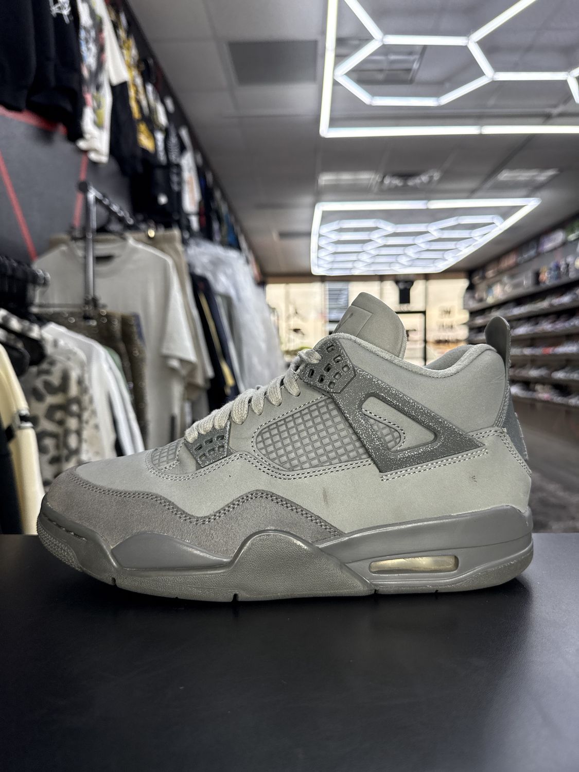 J4 “WET CEMENT”  (SZ 9.5)  USED/OG BOX