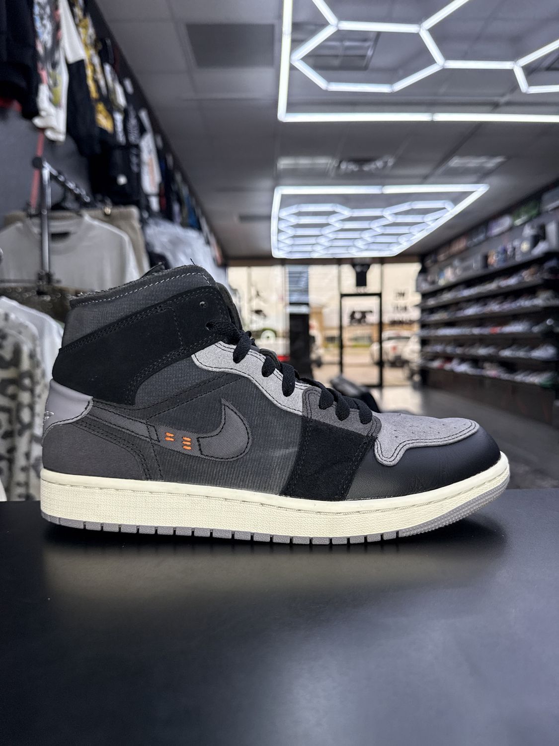 J1 MID “CRAFT INSIDE OUT BLK”  (SZ 9)  USED/DAMAGED BOX