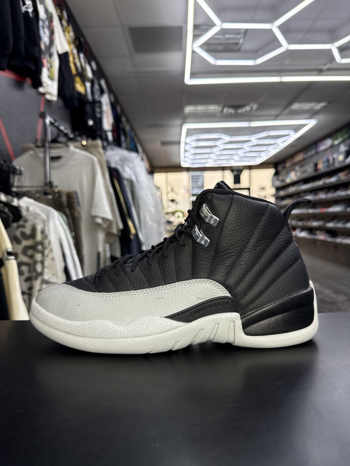 J12 “BARON”  (SZ 8)  USED/OG BOX