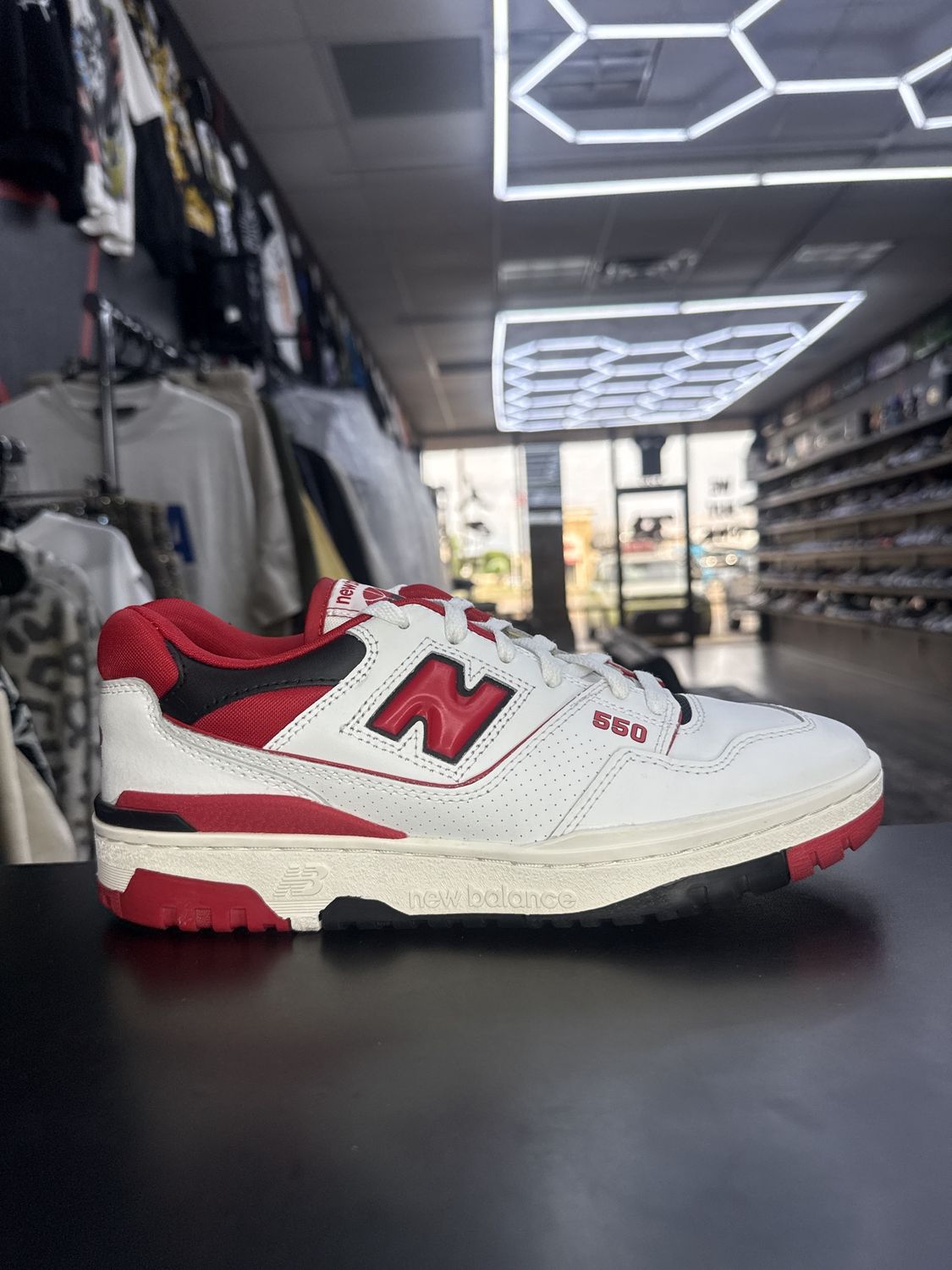 NEW BALANCE 550 “WHT/RED”  (SZ 8.5)  USED/OG BO