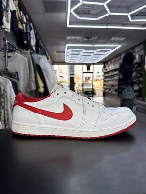 J1 LOW “UNIVERSITY RED”  (SZ 14)