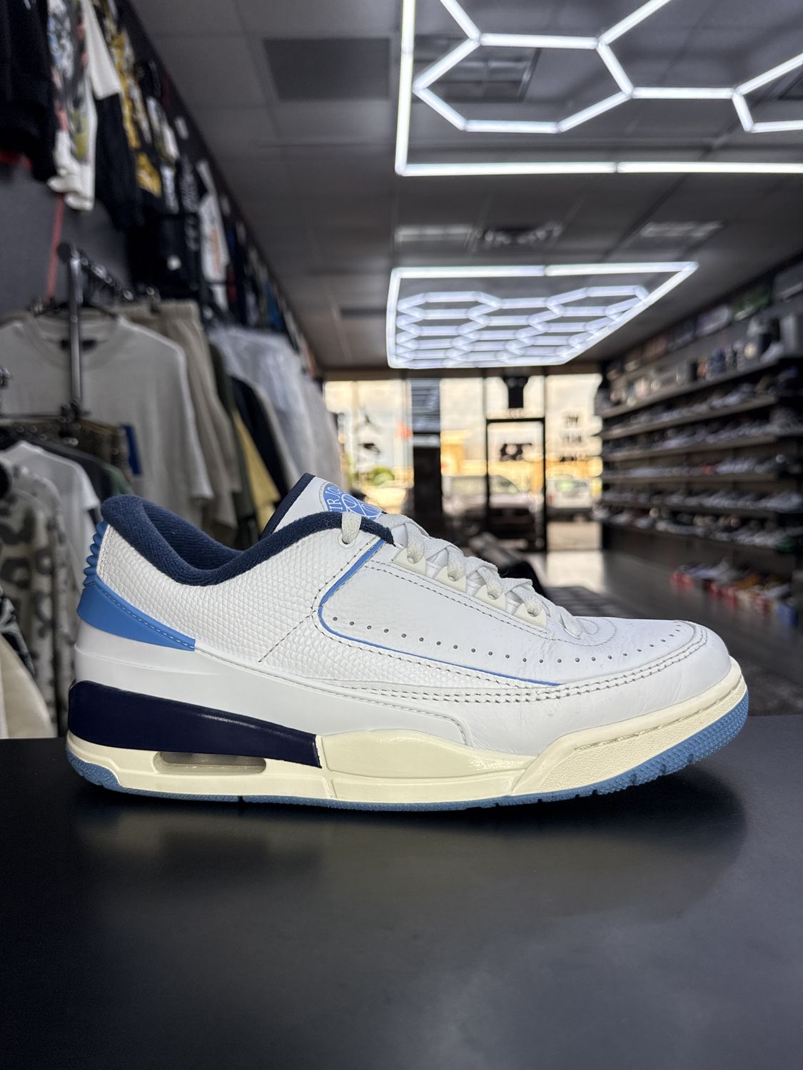 J2/3  “UNC”  (SZ 10)  USED/OG BOX
