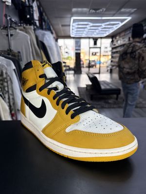 J1 “YLW ORCHE”  (SZ 13)  USED/OG BOX