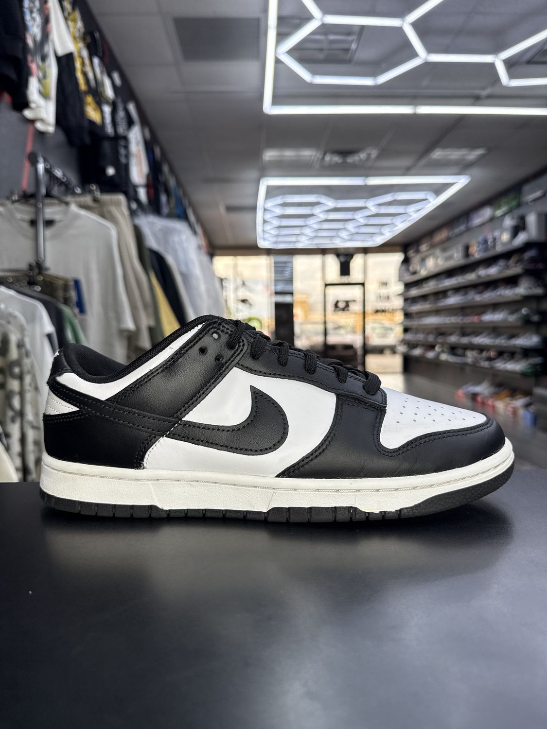 NIKE DUNK   “PANDA”  (SZ 9.5)  USED/OG BOX