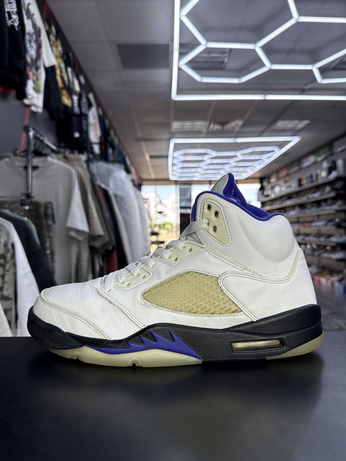 J5 “DARK CONCORD”  (SZ 10.5)  USED/NO BOX