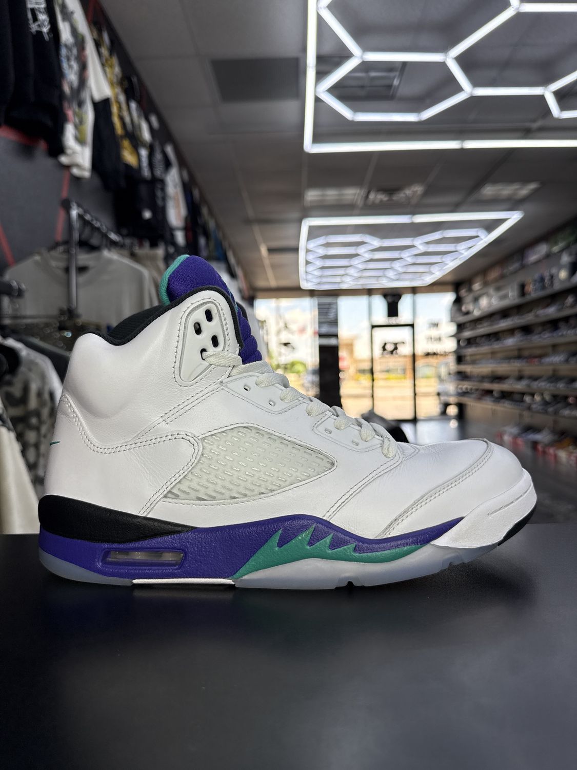 J5 “GRAPE”  (SZ 9.5)  USED/NO BOX