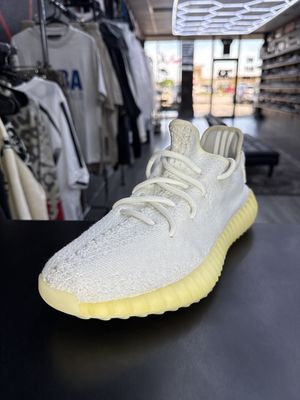 YZY 350 V2  “CREAM”  (SZ 8.5)  NEW/NO BOX (OXIDATION)