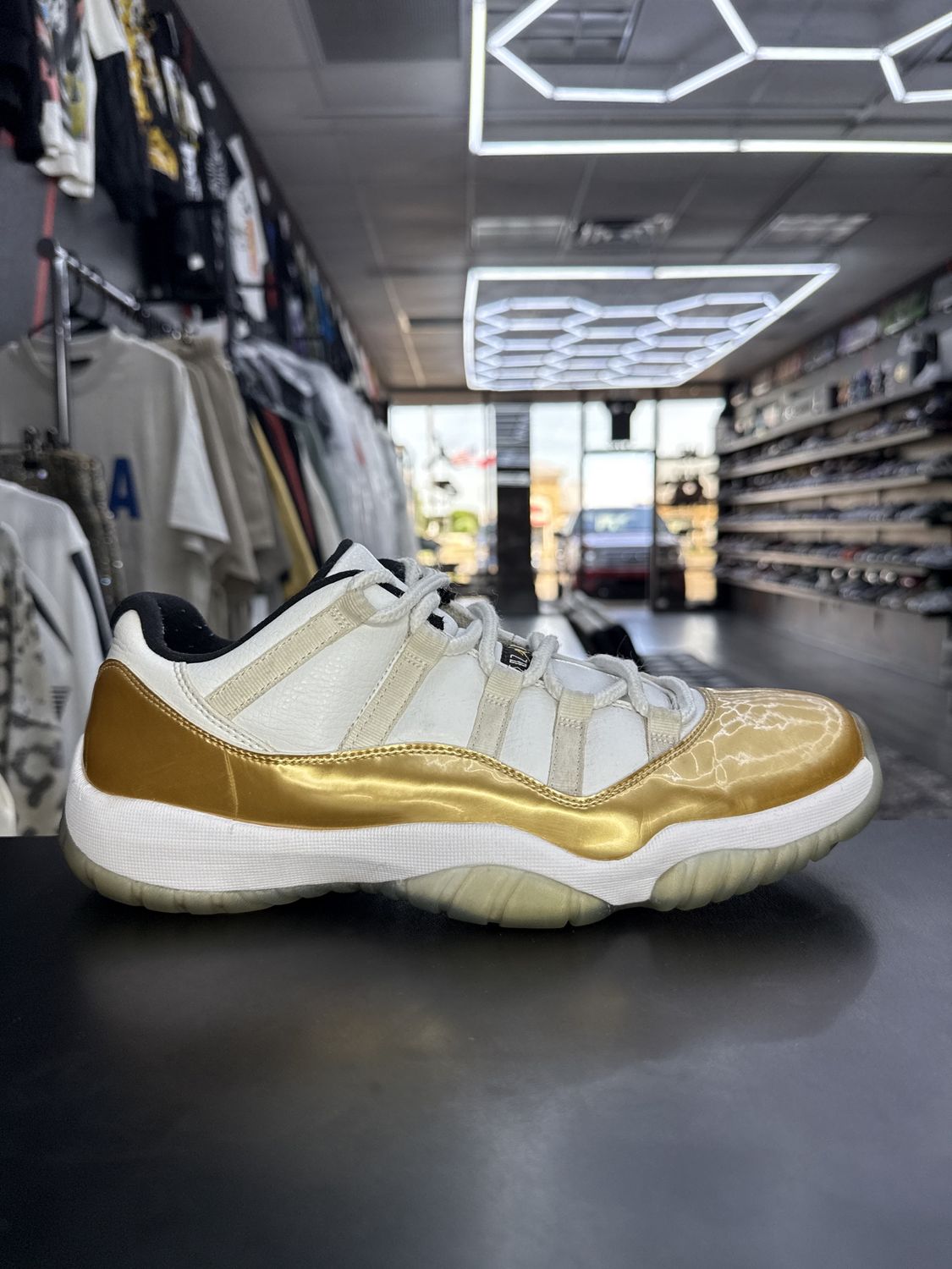 J11 “CEREMONY”  (SZ 10.5)  USED/NO BOX