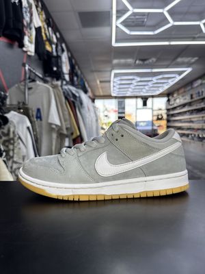 NIKE DUNK SB “WOLF GREY GUM”  (SZ 7.5M / 9W)  USED/NO BOX
