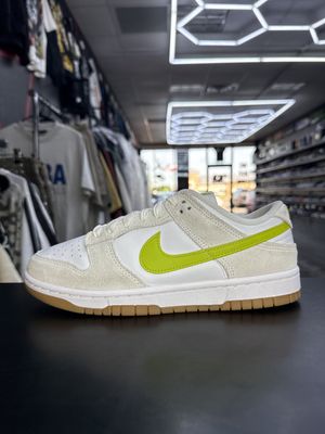 NIKE DUNK “BRIGHT CACTUS”  (SZ 7M / 8.5W)  USED/NO BOX