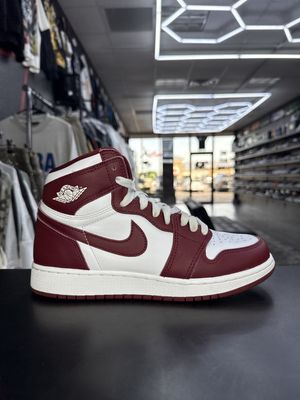 J1 “TEAM RED”  (SZ 6Y / 7.5W)  USED/NO BOX