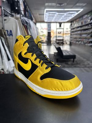 NIKE DUNK HI “SATIN GOLDENROD”  (SZ 9.5M / 11W)  USED/NO BOX