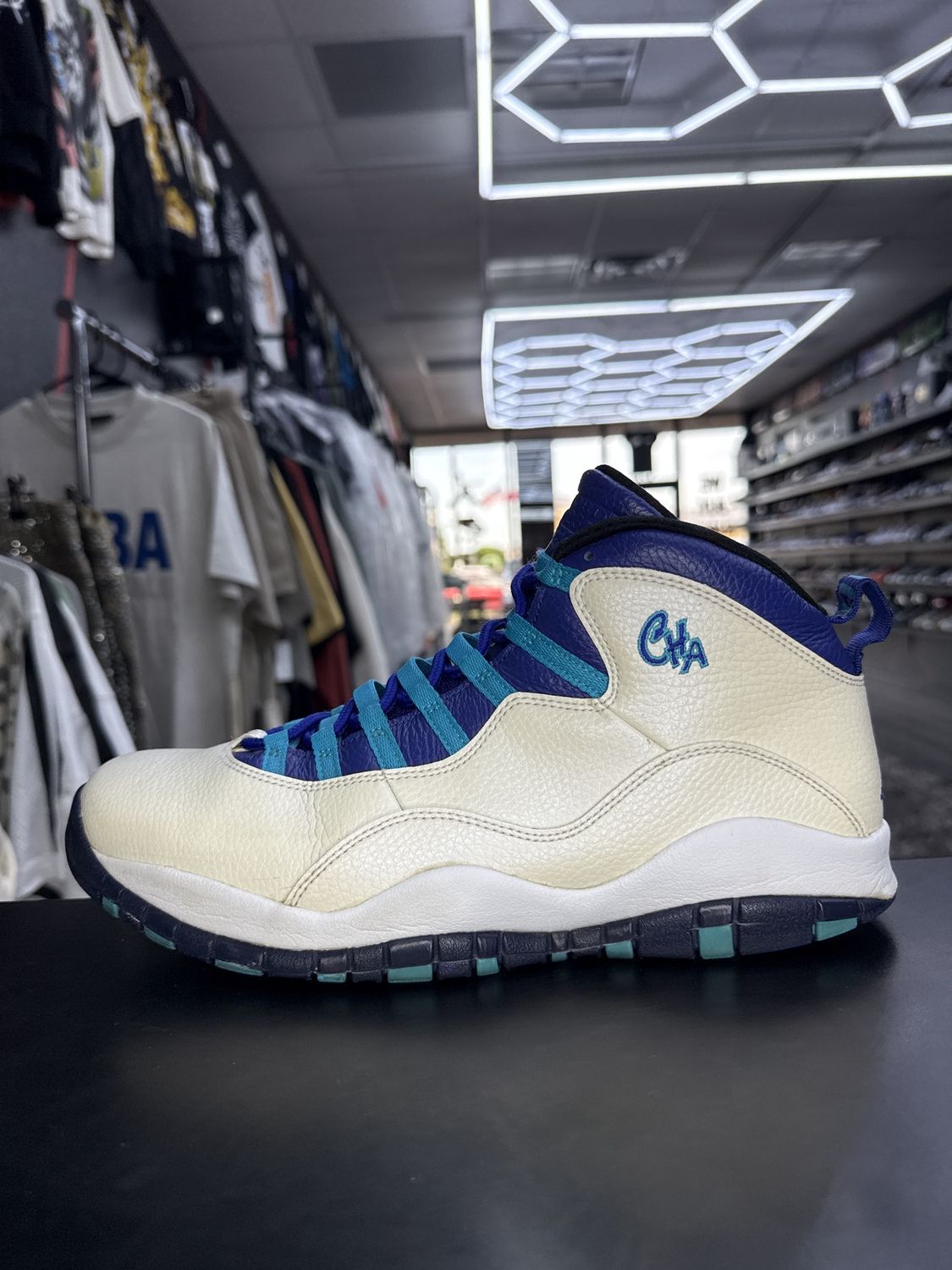 J10 “CHARLOTTE”  (SZ 11)  USED/NO BOX