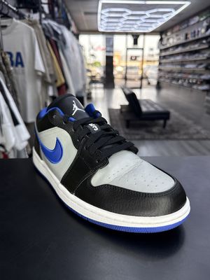 J1 LOW “GAME ROYAL PLATINUM”  (SZ 8)  USED/NO BOX