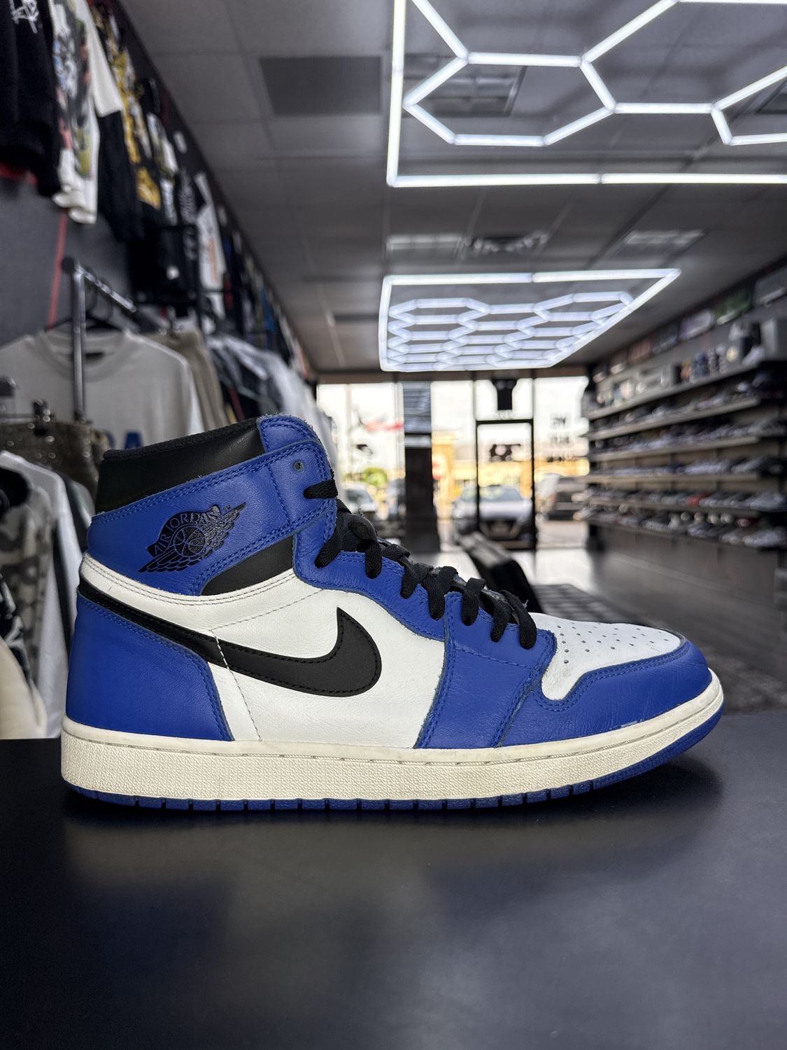 J1 “GAME ROYAL”  (SZ 13)  USED/NO BOX