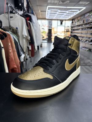 J1 “METALLIC GOLD” (SZ 13)  USED/ DAMAGED BOX