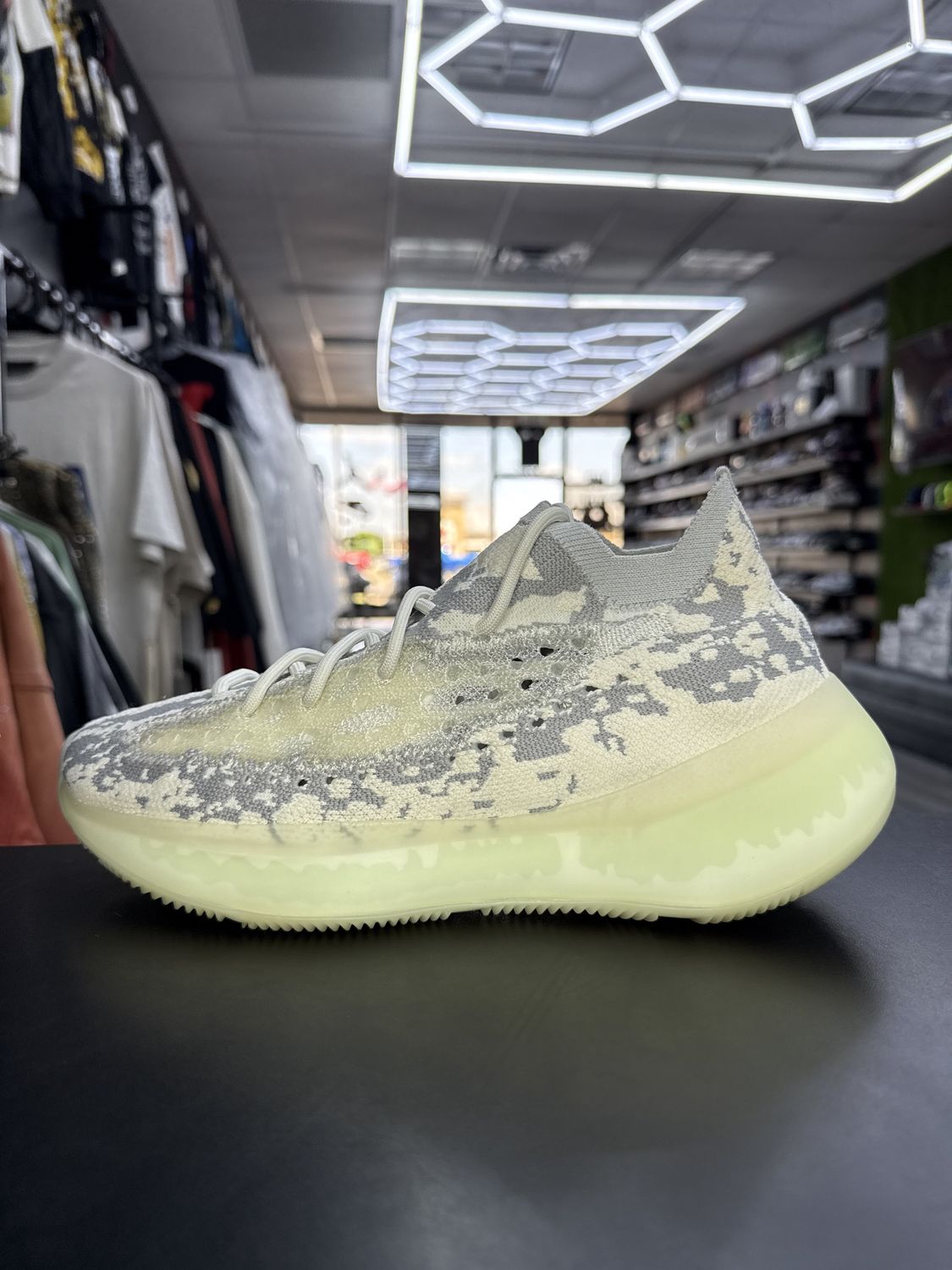 YZY 380 “ALIEN”  (SZ 9)  USED/OG ALL