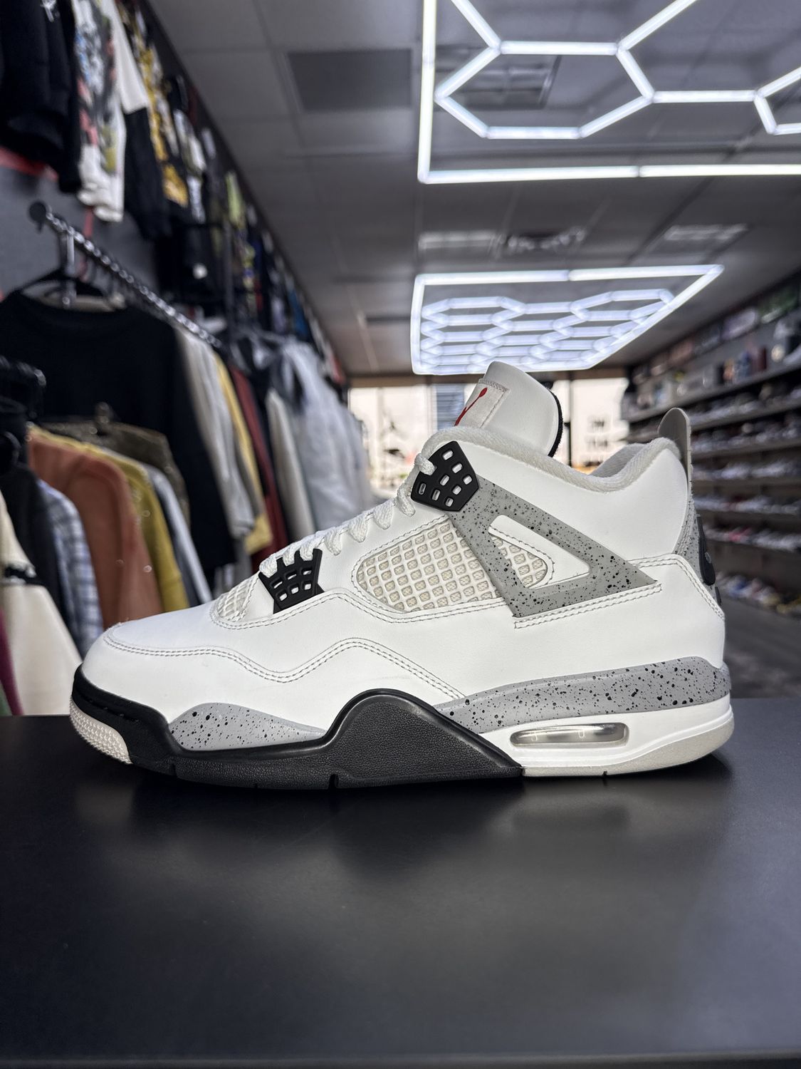 J4 “WHT CEMENT”   (SZ 9.5)  USED/OG BOX