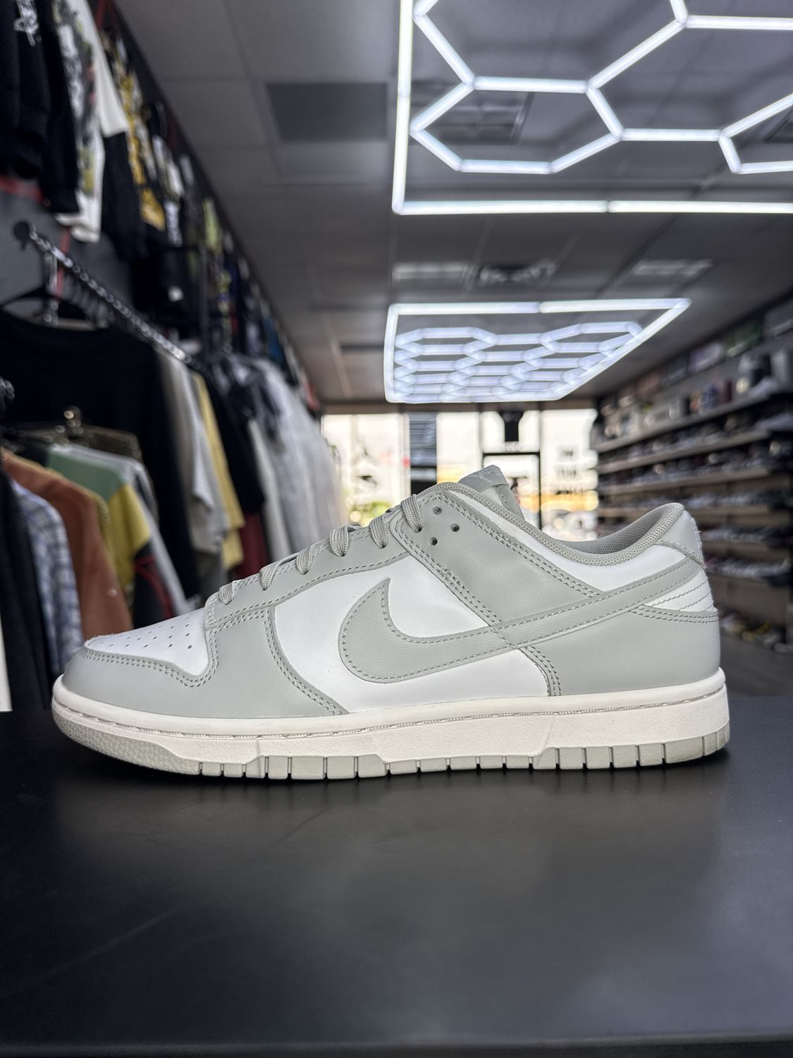 NIKE DUNK “GREY FOG”  (SZ 8.5)  USED/OG BOX