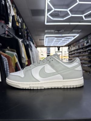 NIKE DUNK “GREY FOG”  (SZ 8.5)  USED/OG BOX