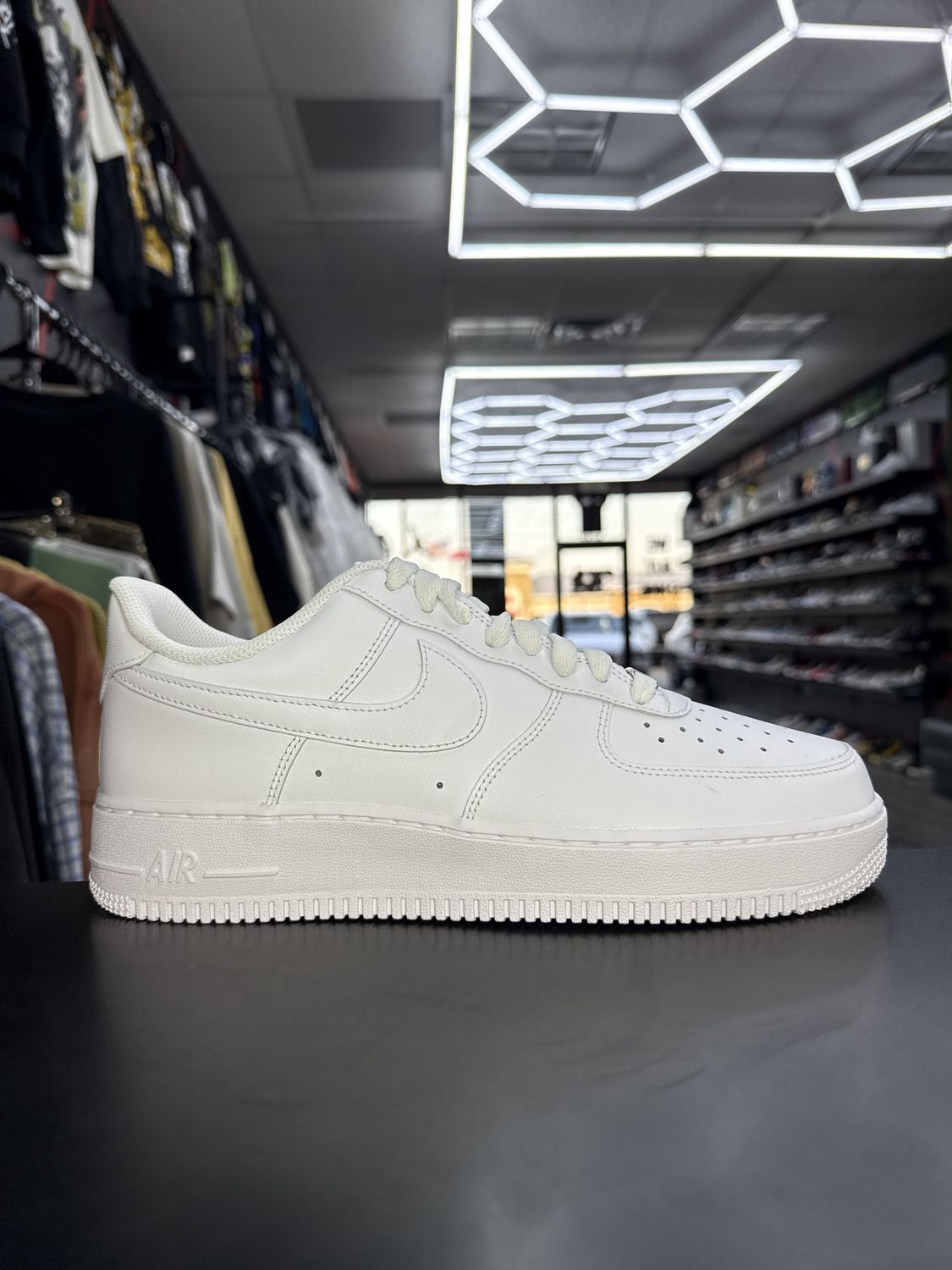 NIKE AF1 “WHT”  (SZ 9.5)  NEW/OG ALL (REP BOX)