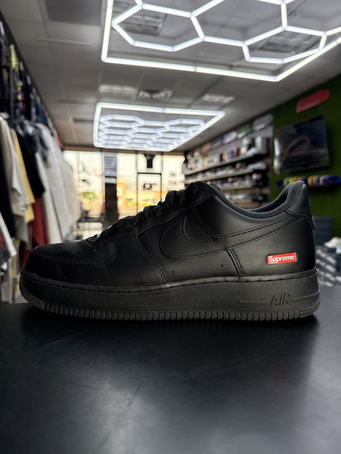 NIKE AF1 x SUPREME “BLK”  (SZ 10)  USED/OG BOX