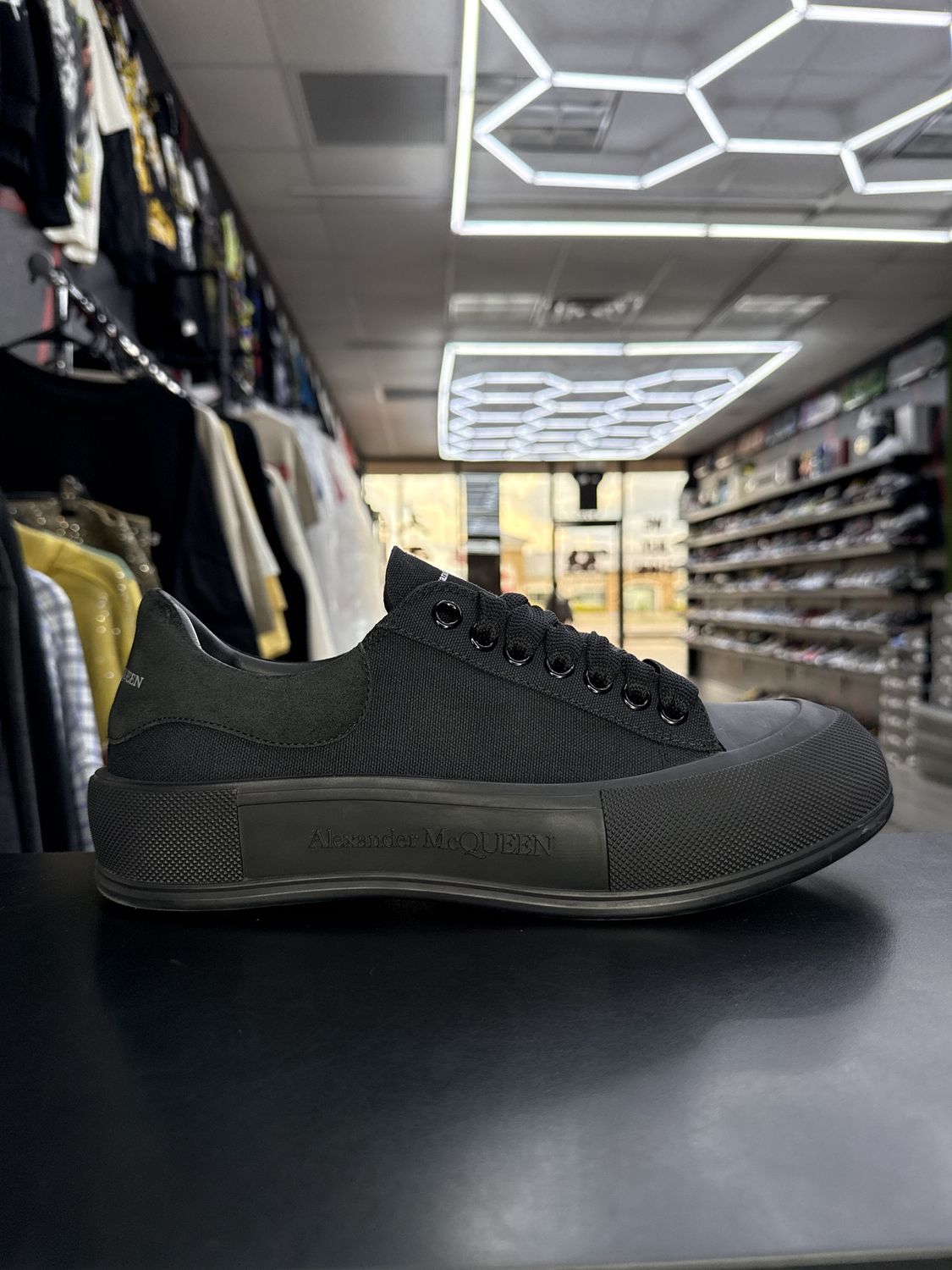 ALEXANDER MCQUEEN DECK SKATE  “BLK”  (SZ 9US / 42)  USED/OG ALL