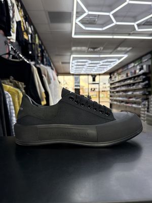 ALEXANDER MCQUEEN DECK SKATE  “BLK”  (SZ 9US / 42)  USED/OG ALL