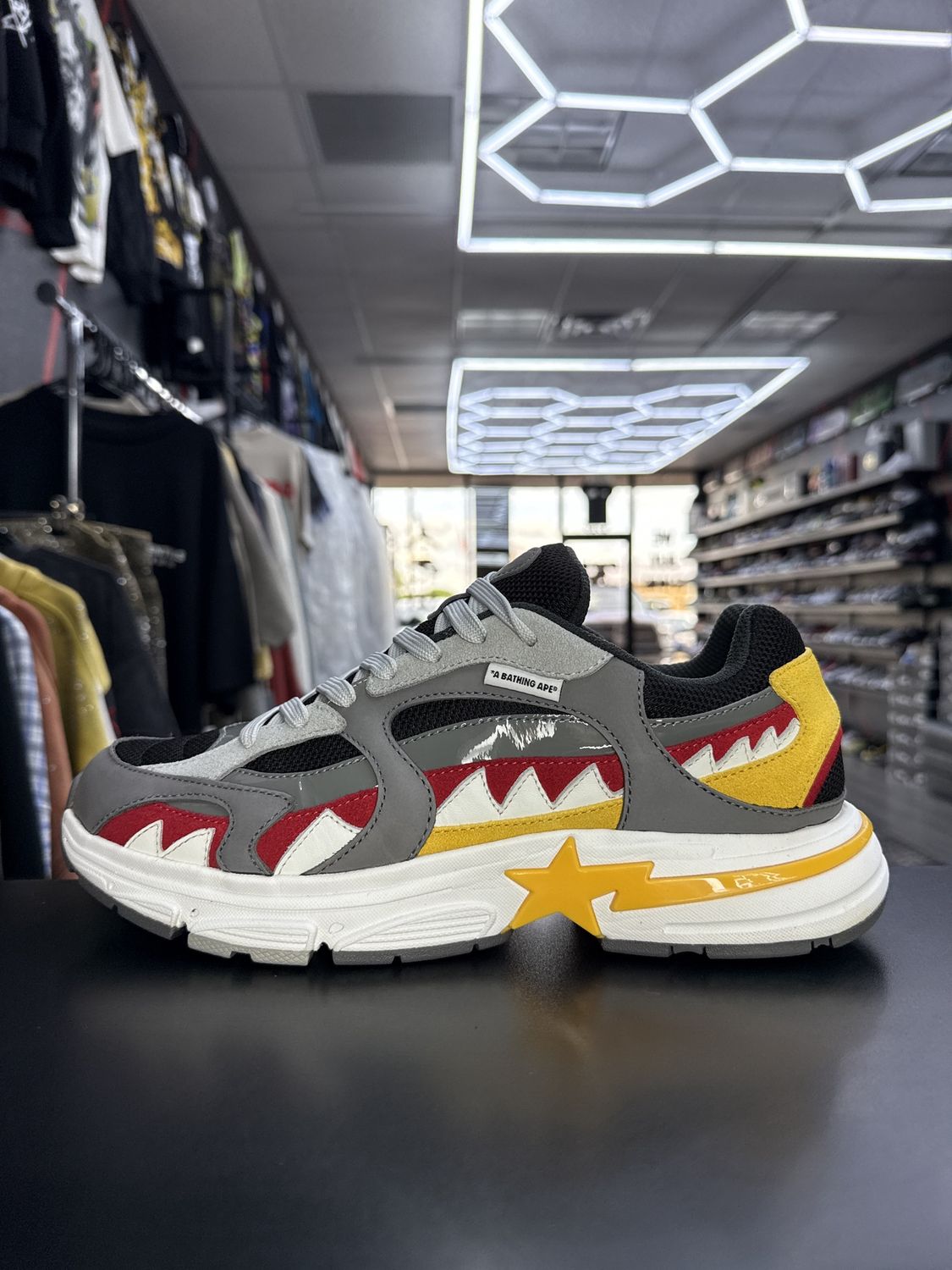 BAPE SHARK STA “GREY/YLW”  (SZ 11US)  USED/OG ALL
