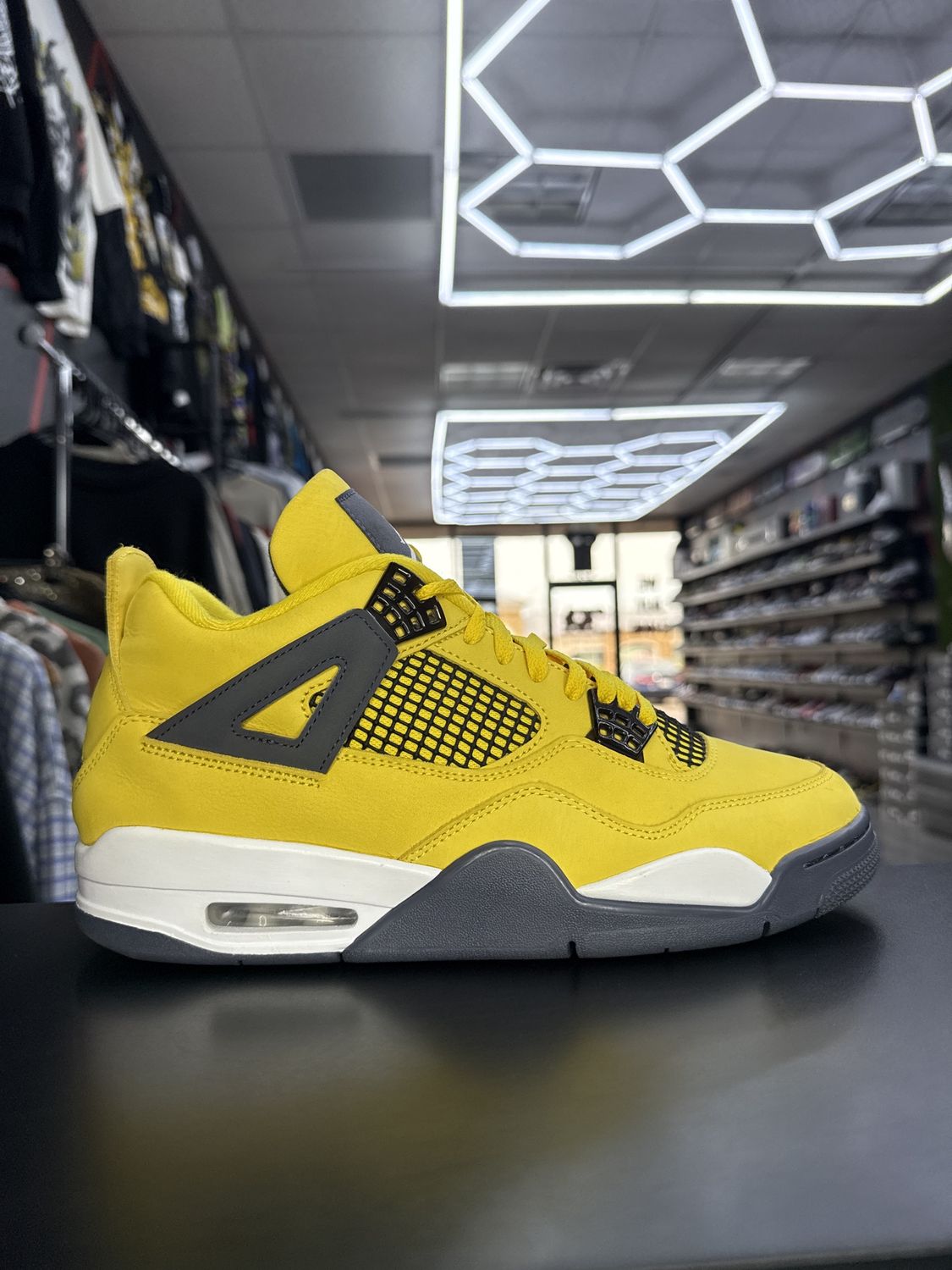 J4 “LIGHTNING”  (SZ 10)  WORN 1x/OG ALL