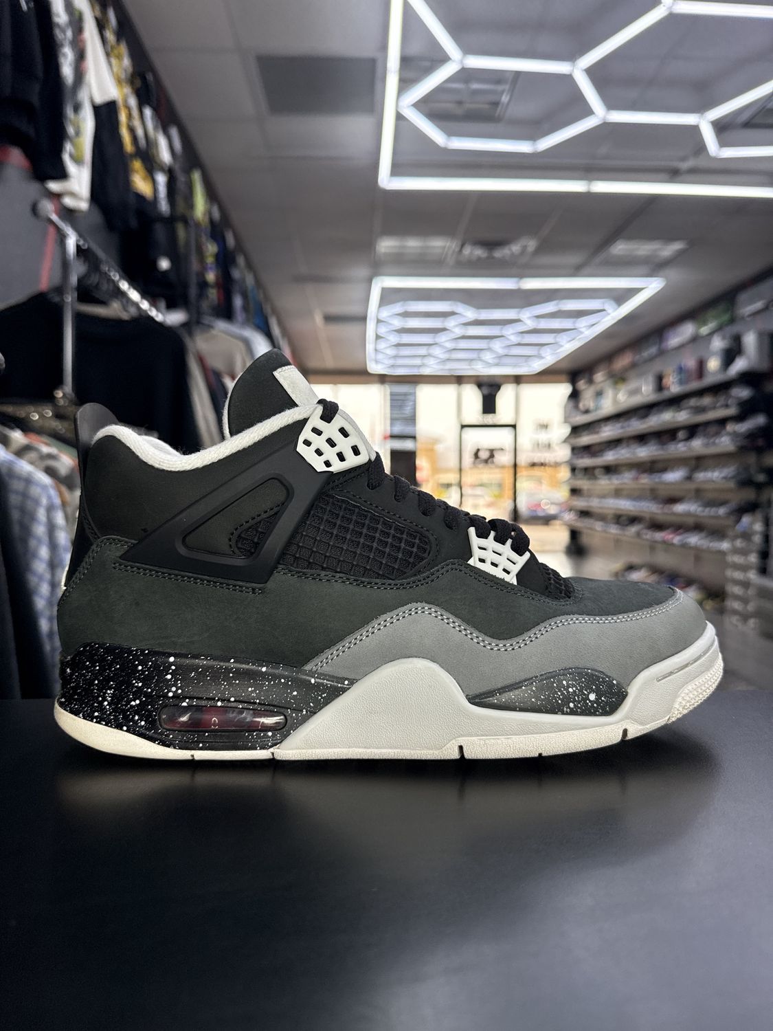 J4 “FEAR”   (SZ 10)  USED/OG BOX