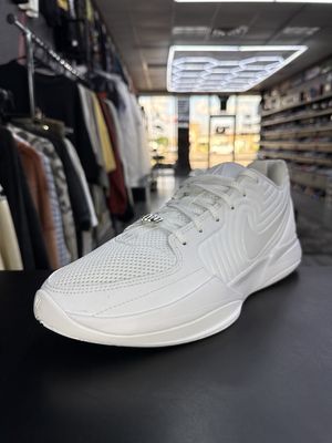 NIKE JA 2 “TRIPLE WHT”  (SZ 11)  USED/OG BOX