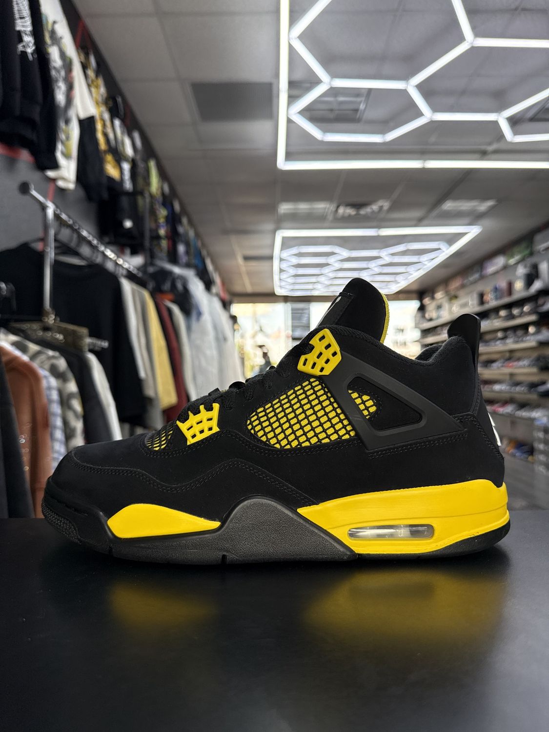 J4 “YLW THUNDER”   (SZ 11)  USED/OG BOX
