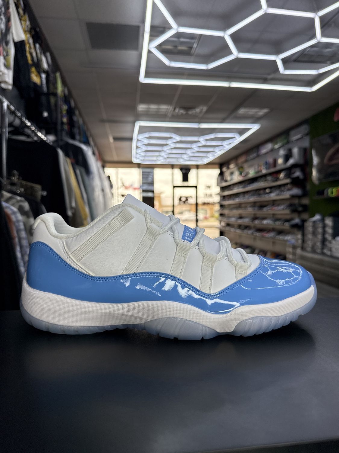 J11 “UNC” (SZ 11)  USED/NO BOX