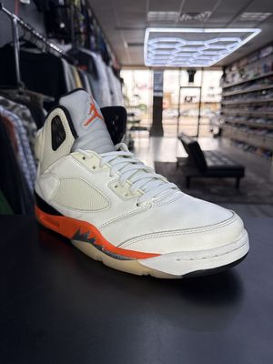 J5 “SHATTERED BACKBOARD”  (SZ 9.5)  USED/NO BOX
