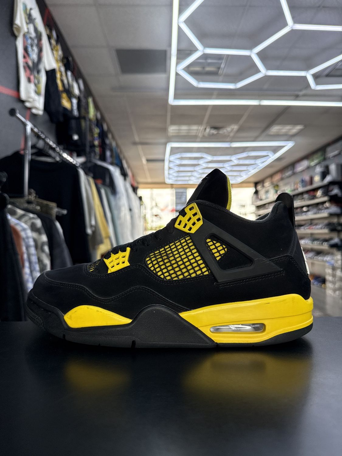 J4 “YLW THUNDER”  (SZ 10)   USED/NO BOX