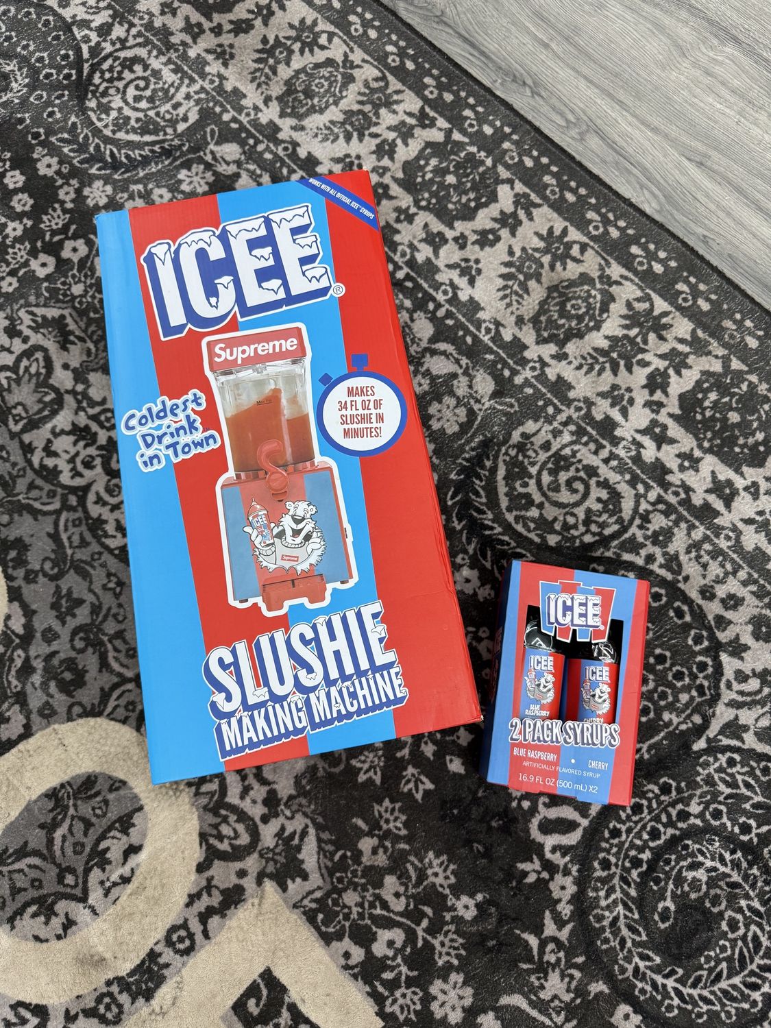 SUPREME x ICEE SLUSHIE MAKING MACHINE (NEW)