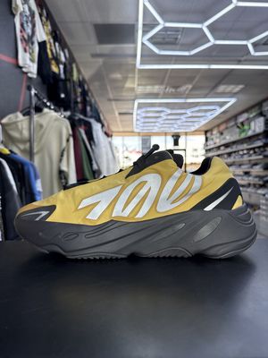 YZY 700 MNVN  “HONEY FLUX”  (SZ 14)  USED/OG BOX