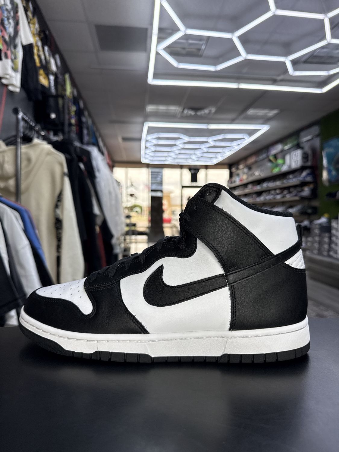 NIKE DUNK HI “PANDA”  (SZ 11)  USED/NO BOX