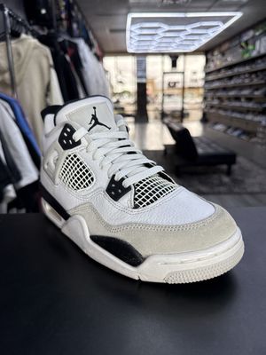 J4 “MILITARY BLK”  (SZ 6.5Y / 8W)  USED/NO BOX
